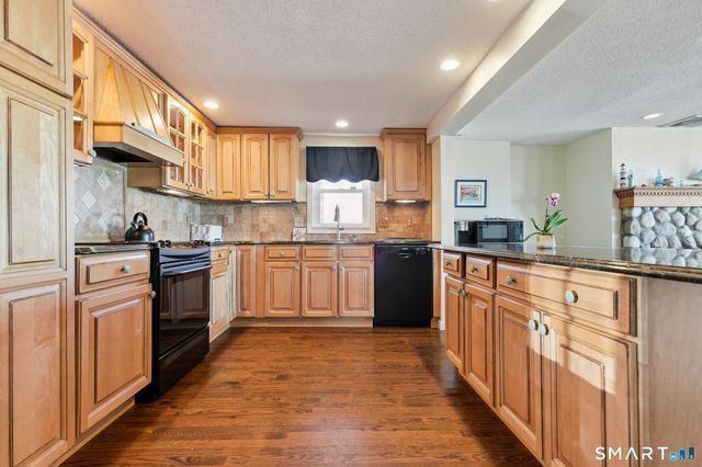 1010 Ocean Avenue, West Haven, CT 06516