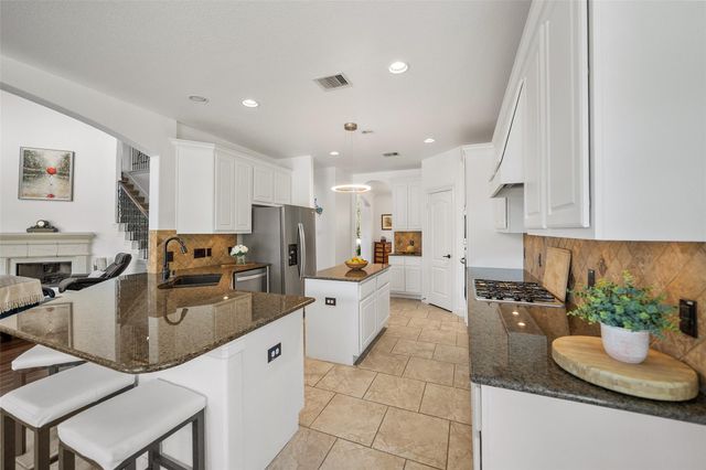 26 Verdin Place, The Woodlands, TX 77389