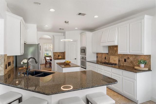 26 Verdin Place, The Woodlands, TX 77389