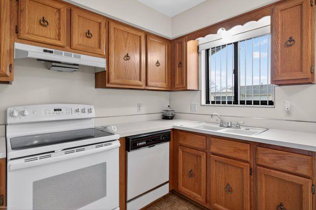 11728 Amber Le Drive, Warren, MI 48093