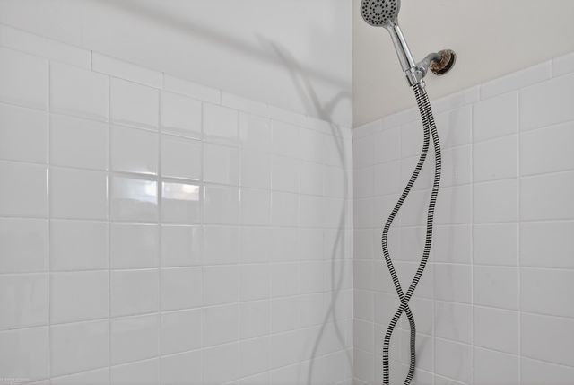 11728 Amber Le Drive, Warren, MI 48093