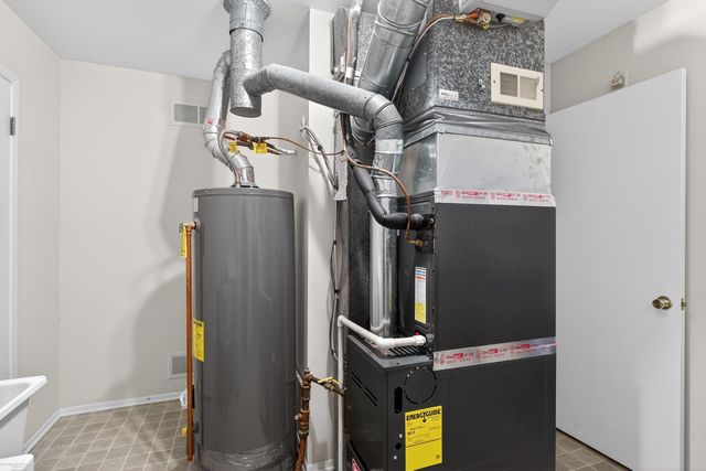 11728 Amber Le Drive, Warren, MI 48093