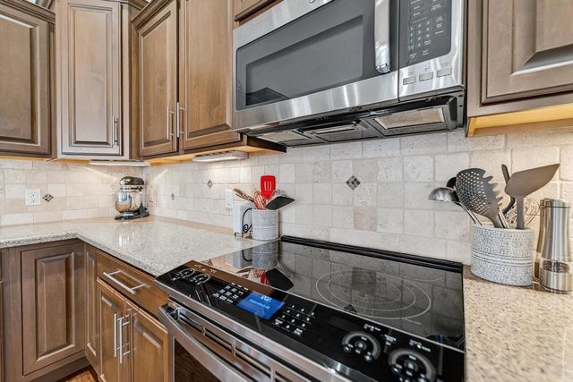 441 Grandview Drive, Waunakee, WI 53597