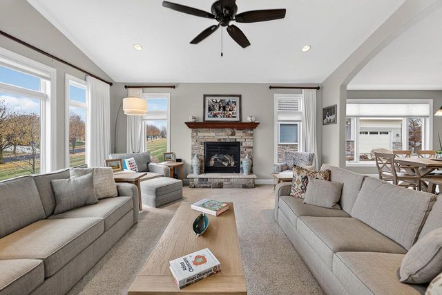 441 Grandview Drive, Waunakee, WI 53597