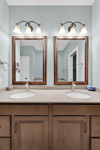 441 Grandview Drive, Waunakee, WI 53597