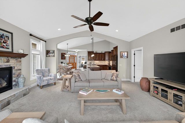 441 Grandview Drive, Waunakee, WI 53597