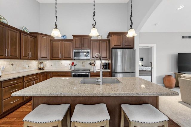 441 Grandview Drive, Waunakee, WI 53597