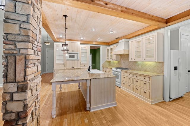 525 County Road 2317, Mineola, TX 75773