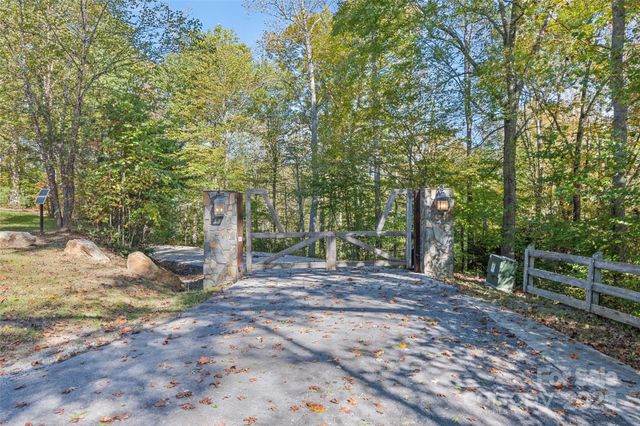 16 Harleys Cove, Waynesville, NC 28785