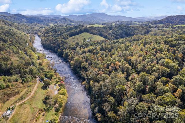 16 Harleys Cove, Waynesville, NC 28785