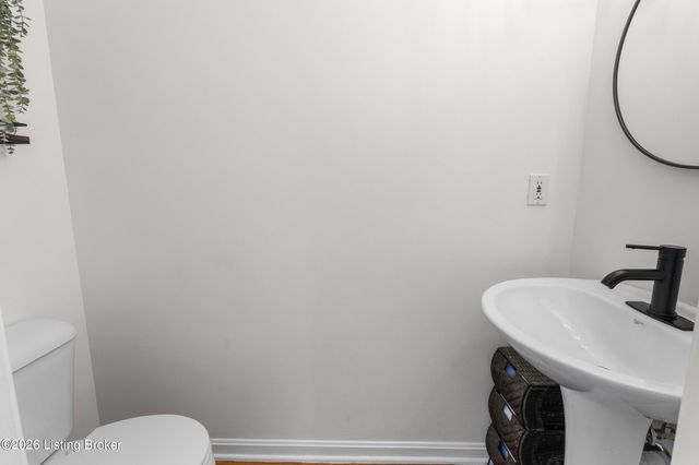 13700 Lake Spring Dr, Louisville, KY 40299