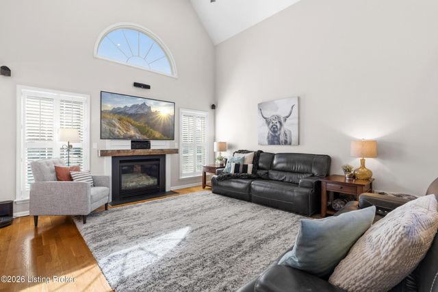 13700 Lake Spring Dr, Louisville, KY 40299