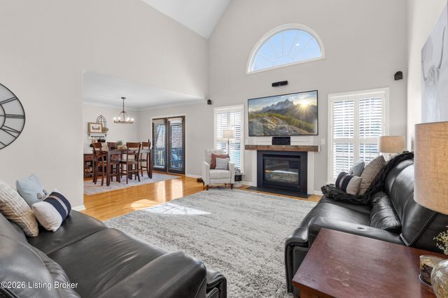 13700 Lake Spring Dr, Louisville, KY 40299