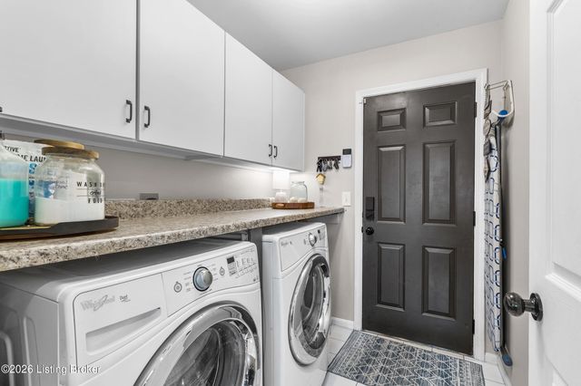 13700 Lake Spring Dr, Louisville, KY 40299