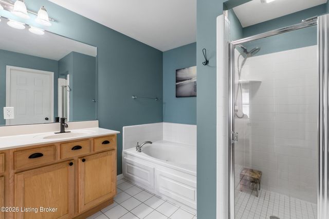 13700 Lake Spring Dr, Louisville, KY 40299