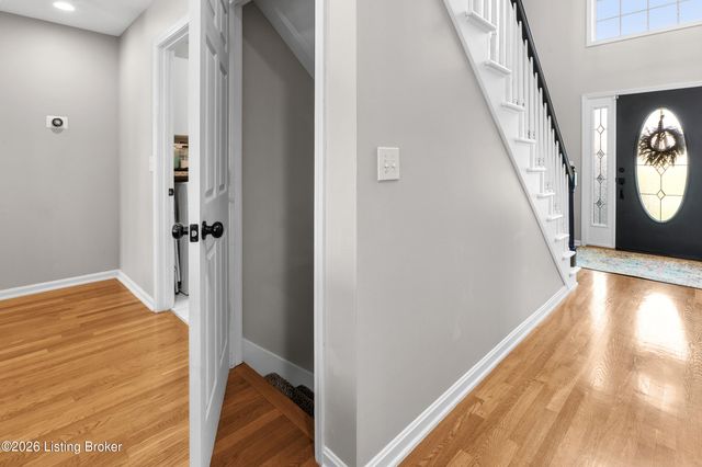 13700 Lake Spring Dr, Louisville, KY 40299