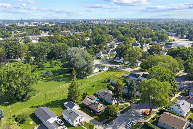 1116 LYNDON STREET, Green Bay, WI 54303