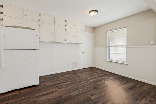 221 Leighton Drive, Terrell, TX 75160