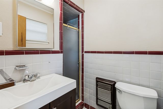 221 Leighton Drive, Terrell, TX 75160