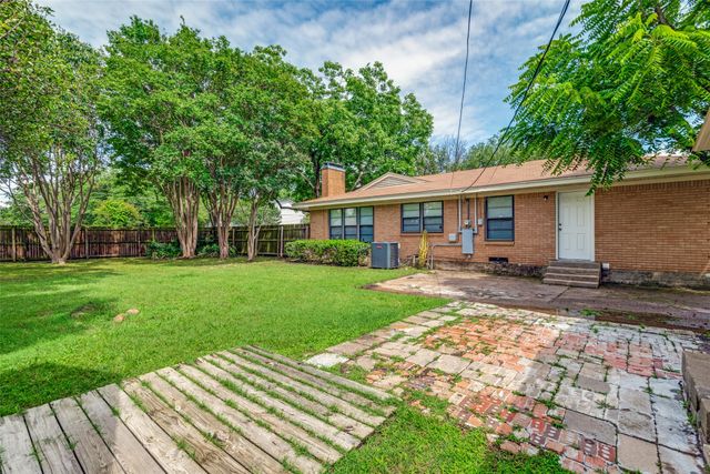 221 Leighton Drive, Terrell, TX 75160