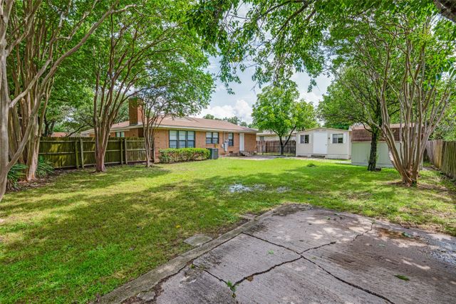 221 Leighton Drive, Terrell, TX 75160