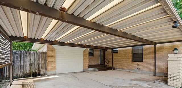 221 Leighton Drive, Terrell, TX 75160