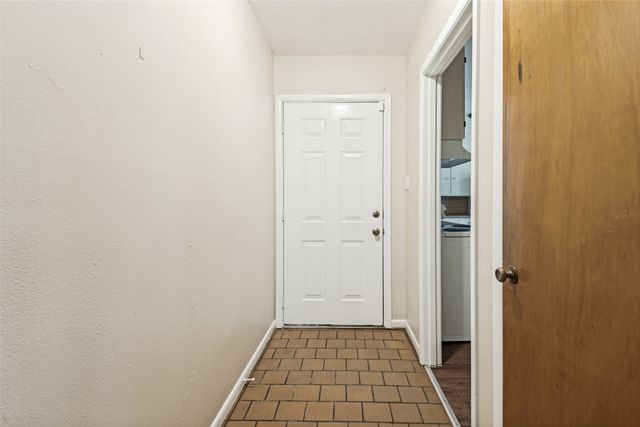 221 Leighton Drive, Terrell, TX 75160