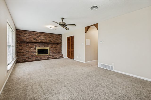 221 Leighton Drive, Terrell, TX 75160