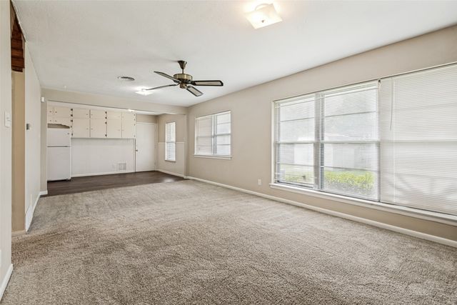 221 Leighton Drive, Terrell, TX 75160