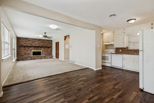 221 Leighton Drive, Terrell, TX 75160