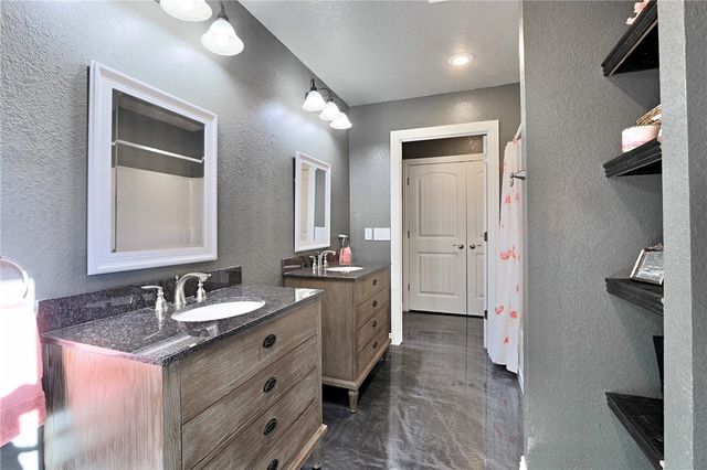 167 Madison 6093, Huntsville, AR 72740