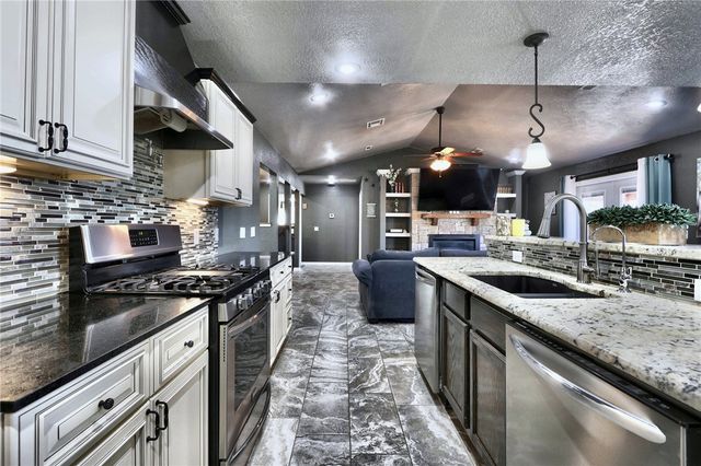 167 Madison 6093, Huntsville, AR 72740