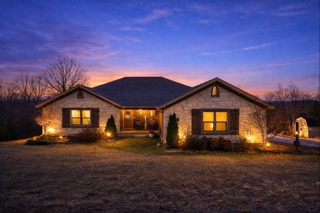 167 Madison 6093, Huntsville, AR 72740