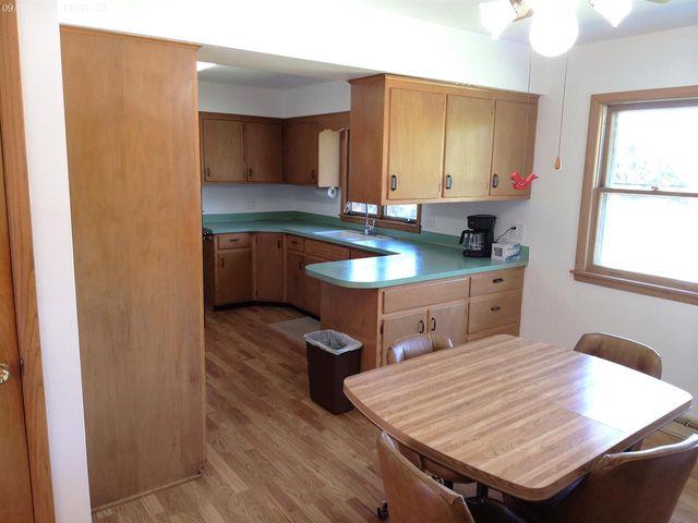 202 SUNSET Drive, Deforest, WI 53532