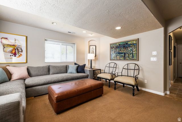 1292 W 2050 S, Woods Cross, UT 84087