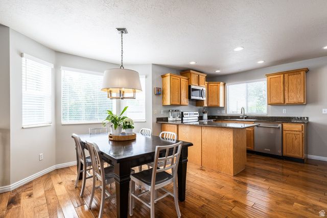 1292 W 2050 S, Woods Cross, UT 84087