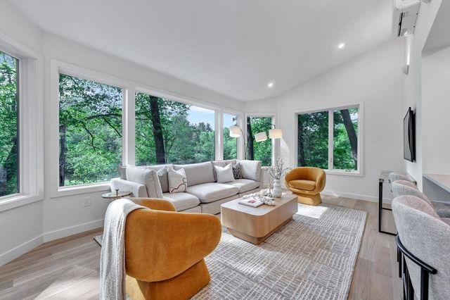 39 Winslow St, Concord, MA 01742