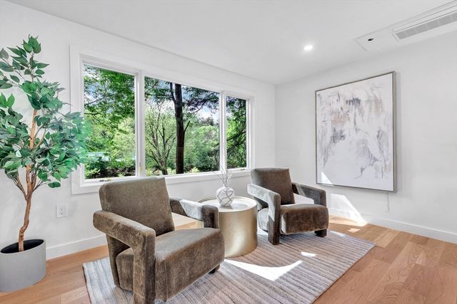 39 Winslow St, Concord, MA 01742