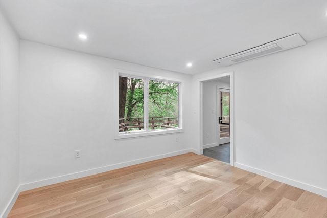 39 Winslow St, Concord, MA 01742