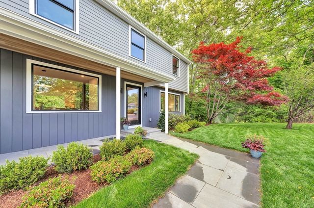 39 Winslow St, Concord, MA 01742