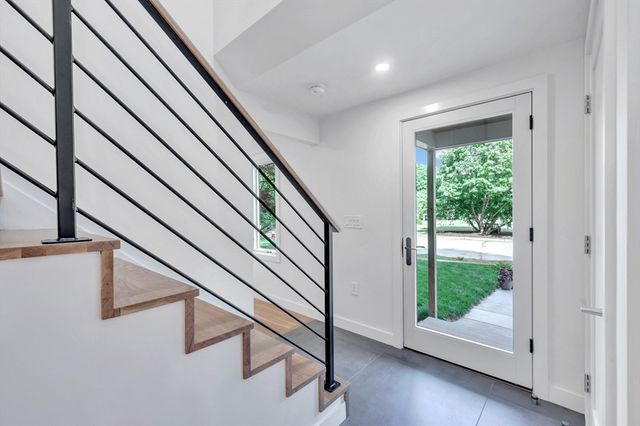 39 Winslow St, Concord, MA 01742