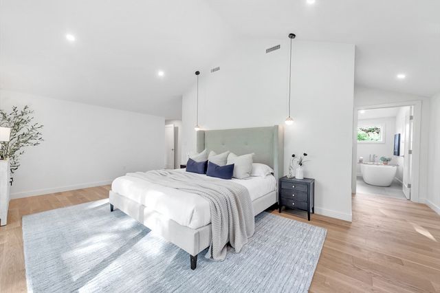 39 Winslow St, Concord, MA 01742