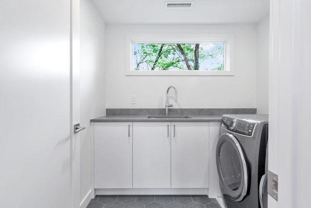 39 Winslow St, Concord, MA 01742
