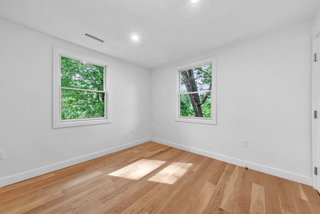 39 Winslow St, Concord, MA 01742