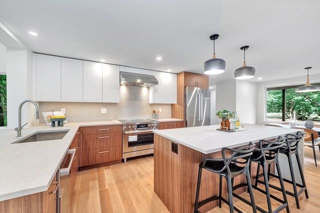 39 Winslow St, Concord, MA 01742