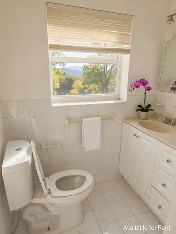 146 NE 1st Ave 1, Dania Beach, FL 33004