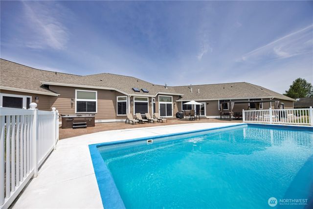 9704 304th Street E, Graham, WA 98338