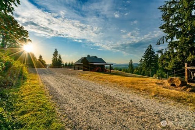 33510 NE Kelly Road, Yacolt, WA 98675