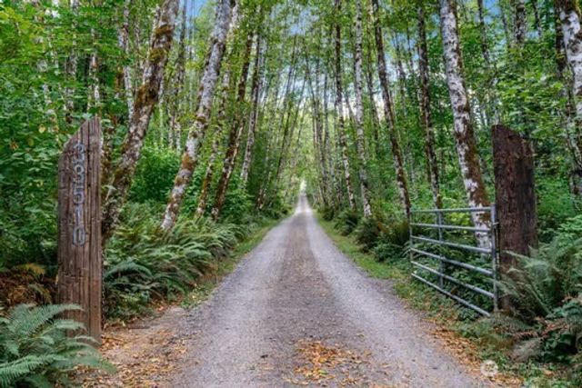 33510 NE Kelly Road, Yacolt, WA 98675