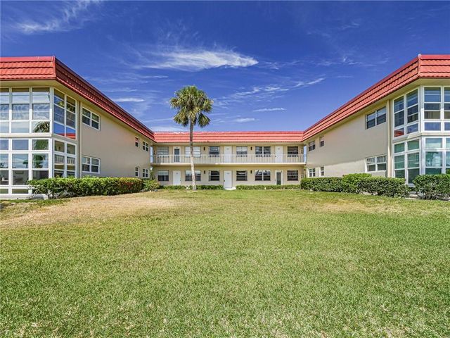 76 Royal Oak Drive 104, Vero Beach, FL 32962